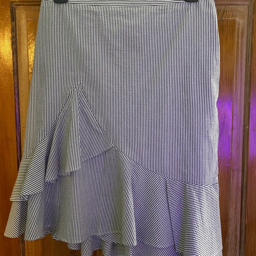 Banana Republic Seersucker asymmetrical skirt